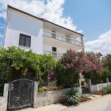 Apartments Petrcane Welcome エクステリア 写真